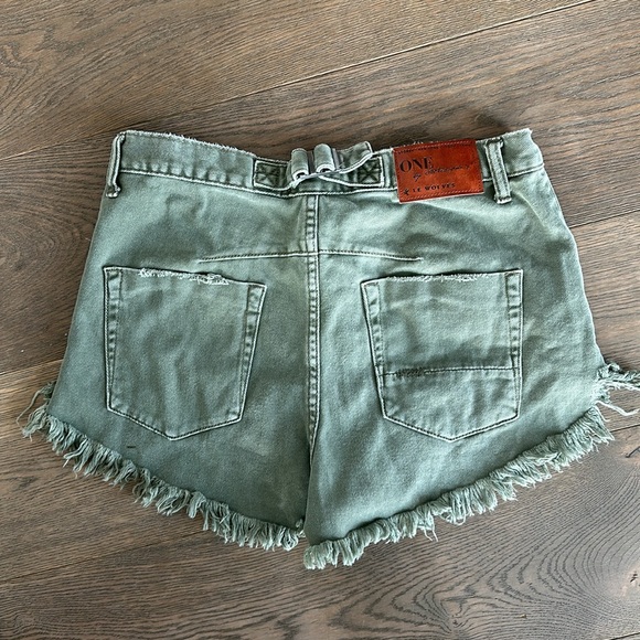 Never worn Le Wolves by One Teaspoon army denim short - Picture 4 of 6